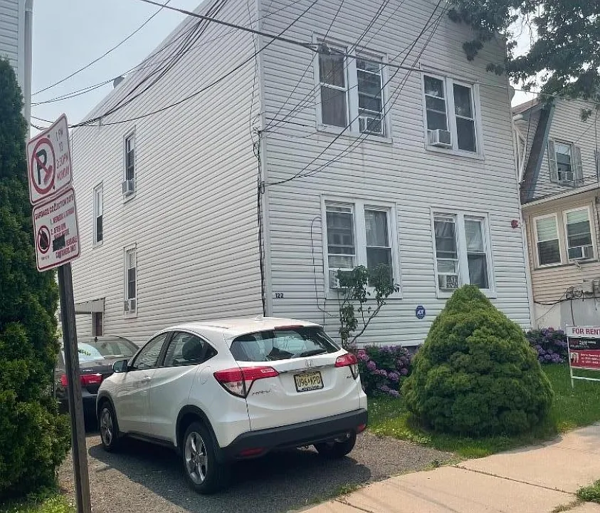 122 Buffalo Ave #4