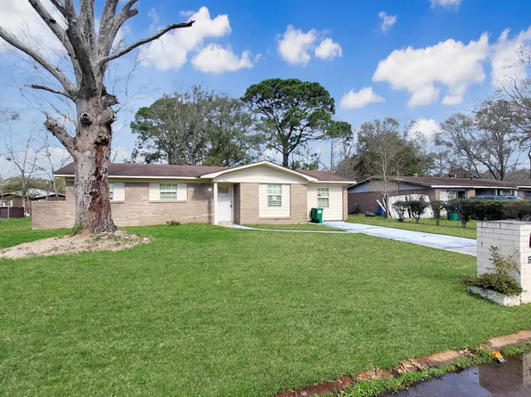 5111 Little John St, Pascagoula, MS 39581