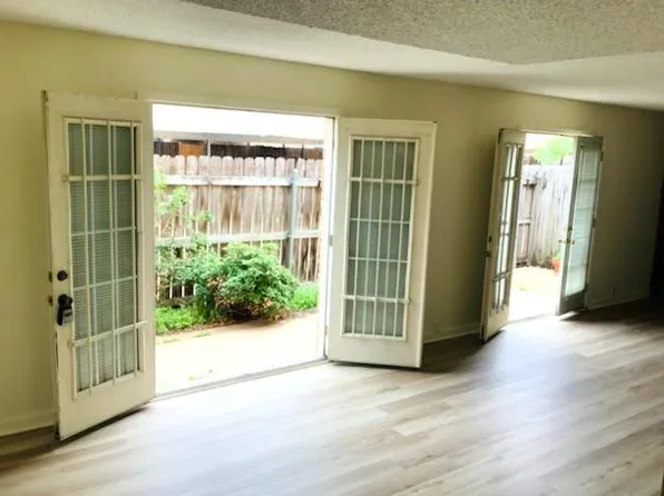 6201 Beverlyhill St APT 8, Houston, TX 77057