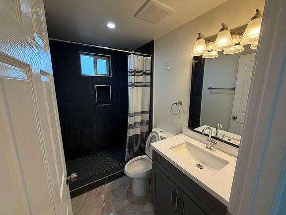 4th image of 2948 Hollister Ave #Adu