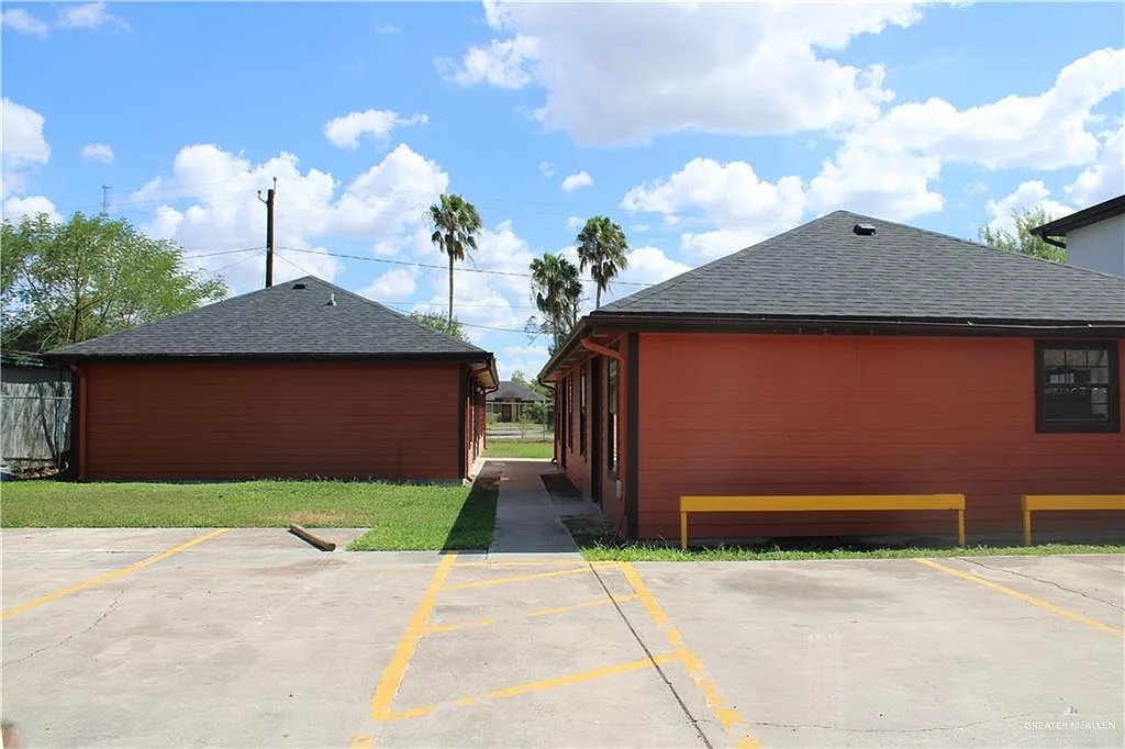 2 bed, 1.0 bath, 660 sqft, $800 — Photo 1