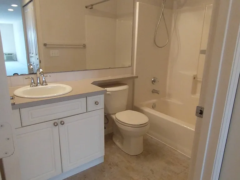 4343 Roosevelt Way NE #402 — Photo 16