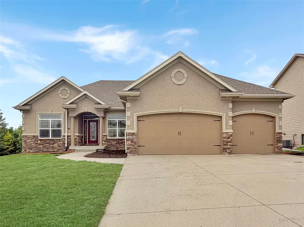 4484 NW 169th St, Clive, IA 50325
