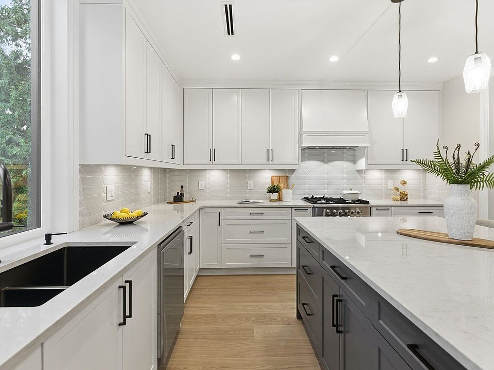 1st image of 8408 17th Ave #2