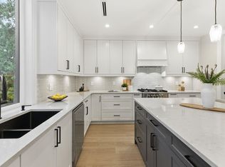 8408 17th Ave #2, Burnaby, BC V3N1N2
