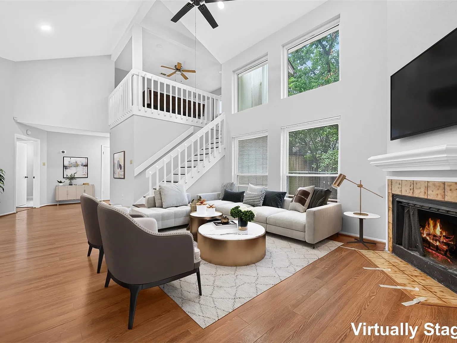 4 bed, 2.0 bath, 2249 sqft, $2,250 — Photo 2