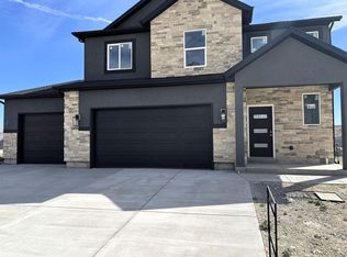 671 Memory Ln, Green River, WY 82935