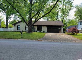 220 S Wedgewood Ln, Carbondale, IL 62901