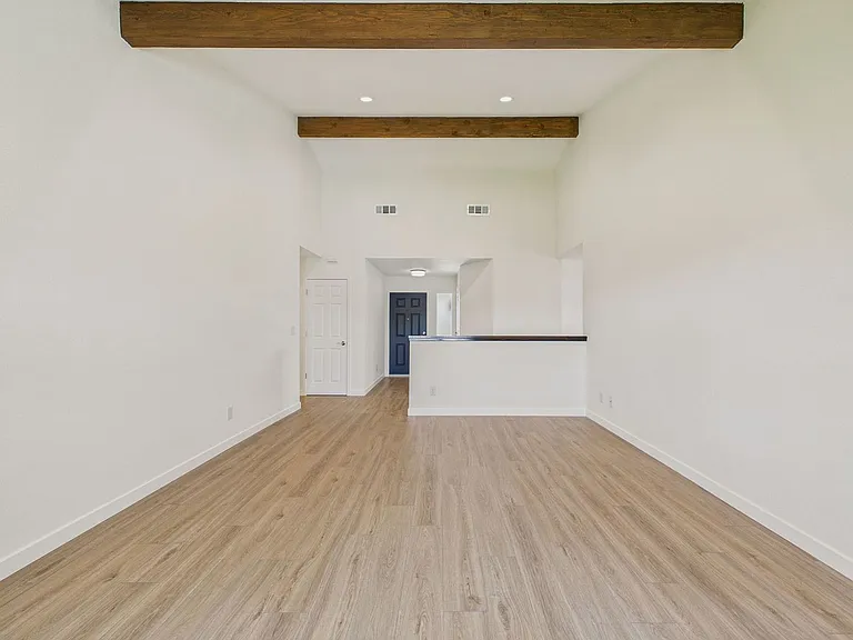 442 Fontanelle Dr — Photo 3