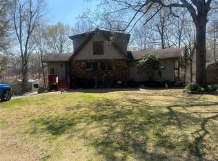 18433 Lake Circle Dr, Dexter, MO 63841