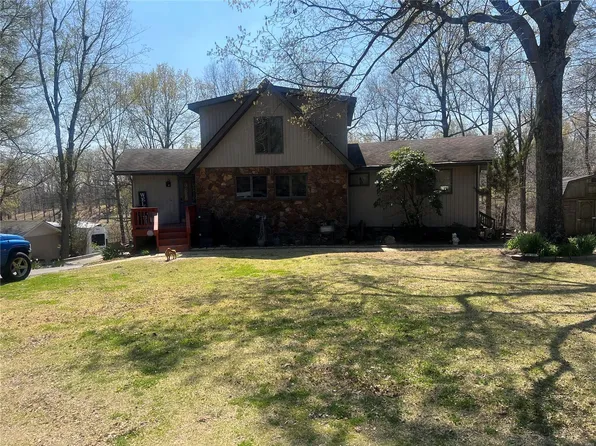 18433 Lake Circle Dr, Dexter, MO 63841