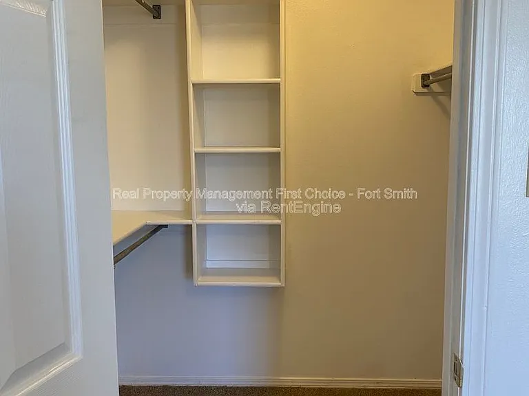 3505 Ridgeway Dr — Photo 10
