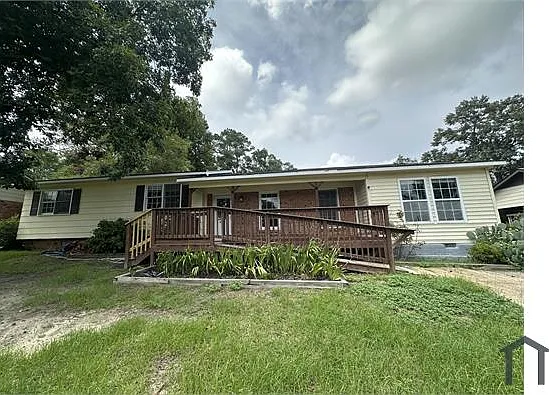 5 bed, $1,950 — Photo 1