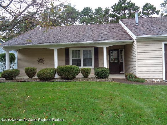4th image of 2013 Brookdale Dr
