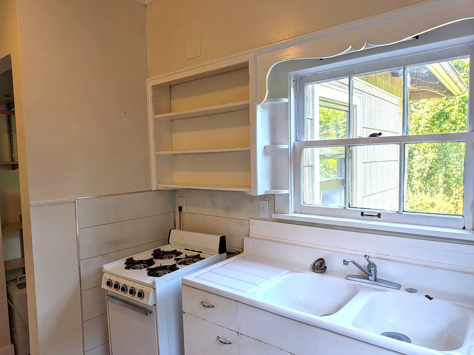 Studio, 350 sqft, $1,295 — Photo 3