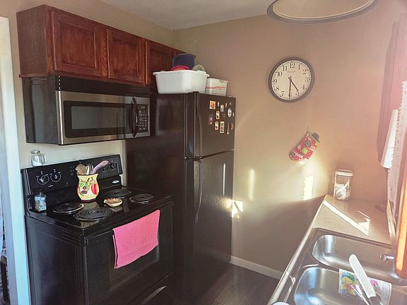 3rd image of 429 SE 11th St #421-425