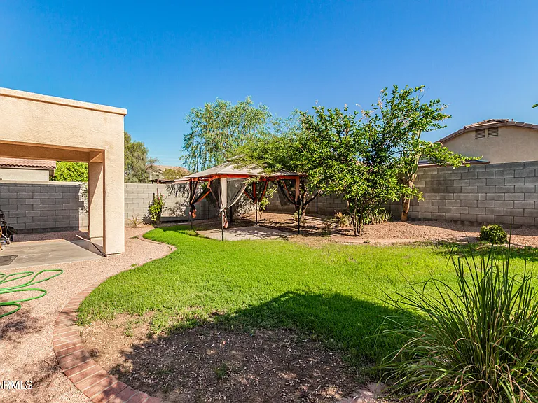 1525 W Burgess Ln — Photo 25