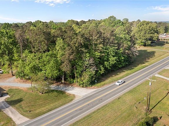 3rd image of 2698 Meadow Creek Ln