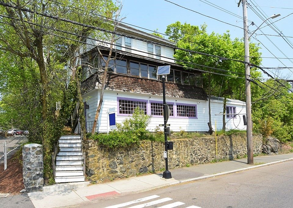 1st image of 40 Highland Ave