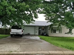 714 Bloomfield St, Gentry, AR 72734