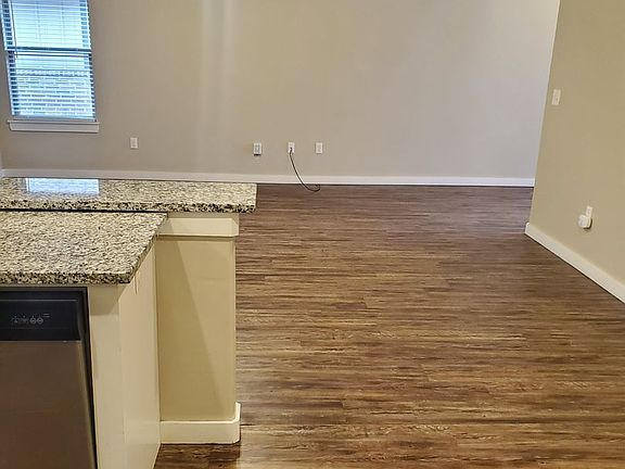 5th image of 5210 Oakwood Villa Ct
