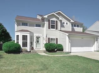 2901 Melbourne Ln, Lake In The Hills, IL 60156