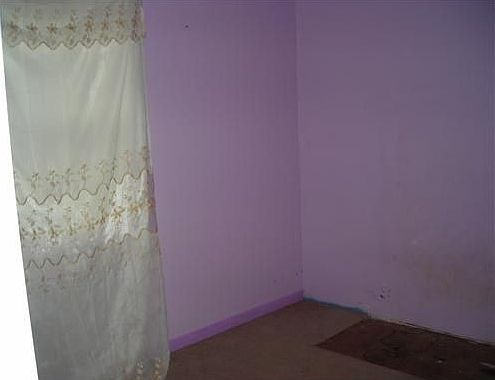 2nd image of 810 S Albert Ave