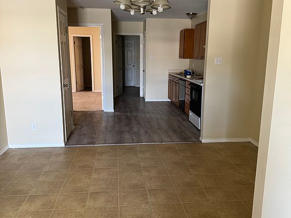 5th image of 3407 Greenridge Dr #1