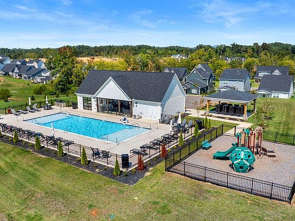 2nd image of 821 Berry Basket Dr