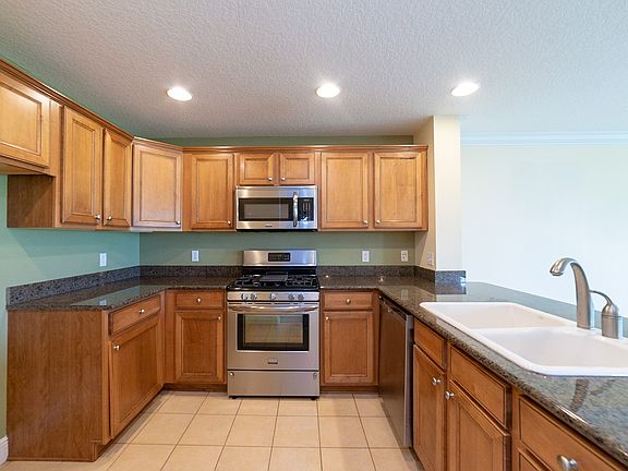 3rd image of 7653 Heritage Crossing Way