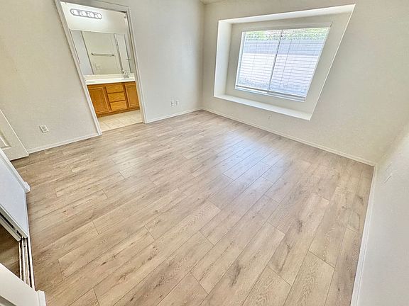 5th image of 8133 W Rochelle Ave