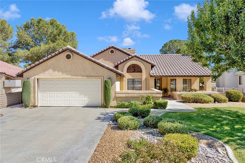 15001 Blue Grass Dr — Silver Lakes Country Club