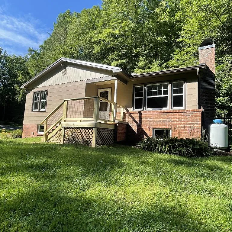 1031 Hudlin Gap Rd — Photo 1