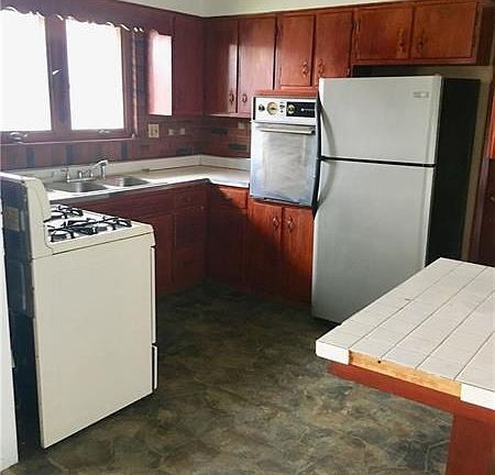 4th image of 35 Donegal Ave