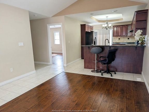 5th image of 1533 Meridian St