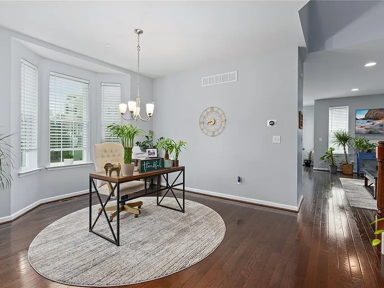301 Redclover Ln — Photo 11