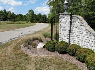 5700 Forest Ridge Dr, Oxford, OH 45056