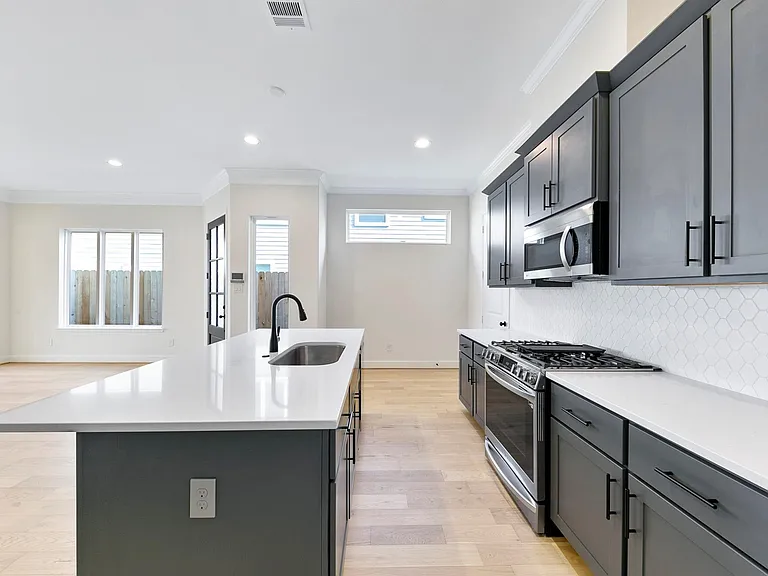 946 Judiway St — Photo 10