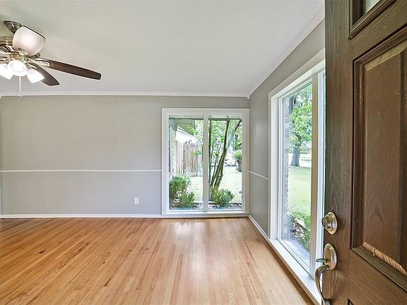 3rd image of 10519 Brinwood Dr
