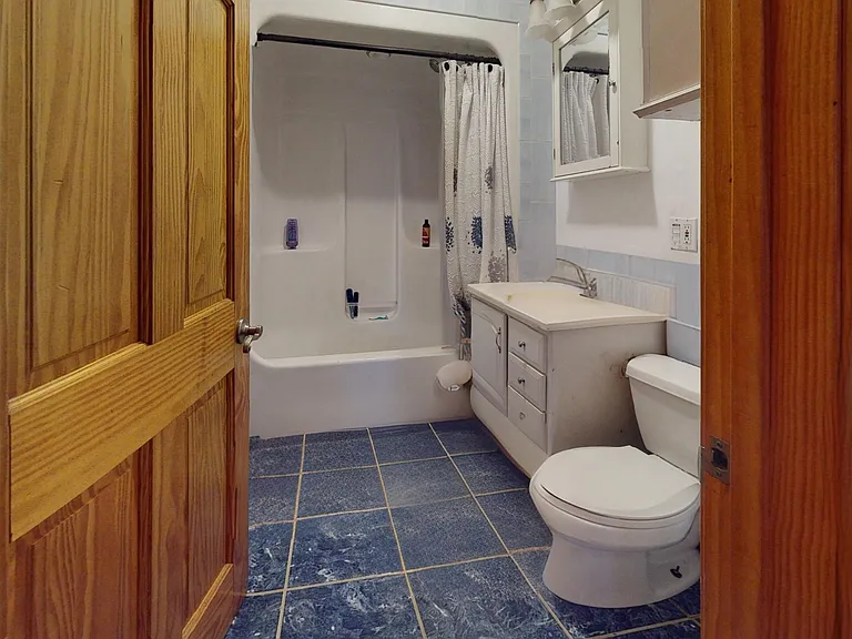 47-49 Rockwell St #2 — Photo 10