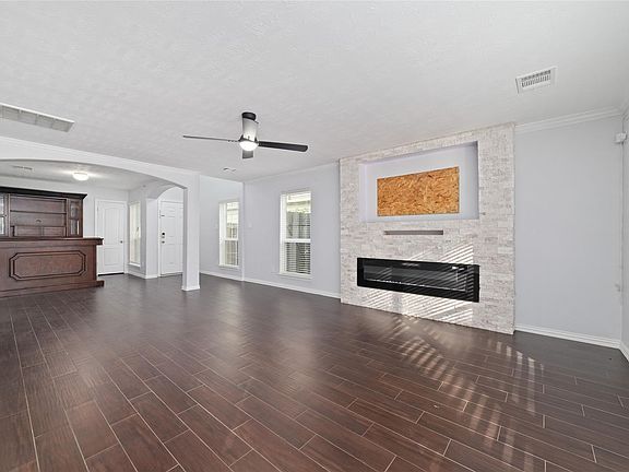 5th image of 16547 Mablethorpe Ln