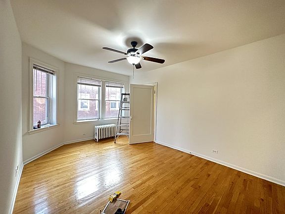 2nd image of 6912-14 N Wolcott Ave #2E