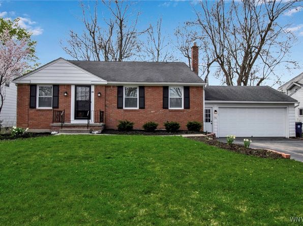 134 Parkledge Dr, Amherst, NY 14226