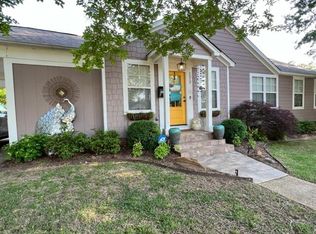 1213 Lee St, Tupelo, MS 38804