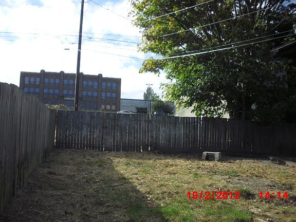 3rd image of 2348 Fawcett Ave