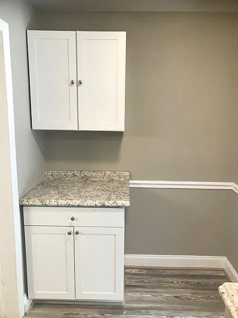 124 Peacock St — Photo 4