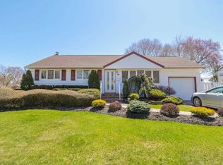 1 Colonial Rd, Old Bethpage, NY 11804