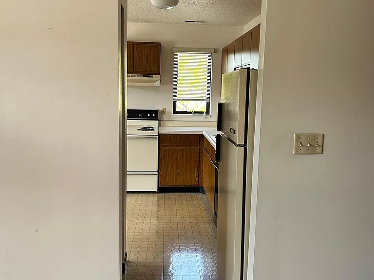 607 Myron St #4 — Photo 11