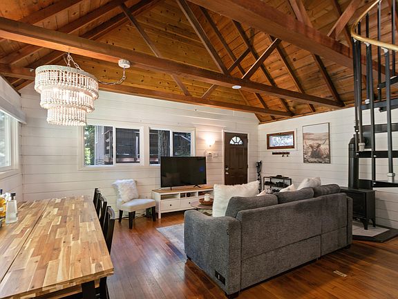 4th image of 15475 Big Basin Way