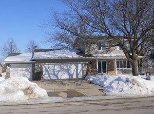 941 Nancy Rd, Waterloo, IA 50701